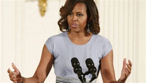M­i­c­h­e­l­l­e­ ­O­b­a­m­a­ ­k­ı­z­l­a­r­a­ ­s­e­s­l­e­n­d­i­